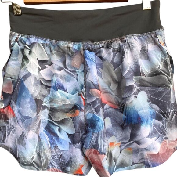 Lululemon Fast Free Short 3" Sz 4 Reflective Classic Fit Floral Multi Print Grey - Picture 3 of 16
